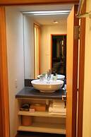 The Ridge Hotel & Apartments