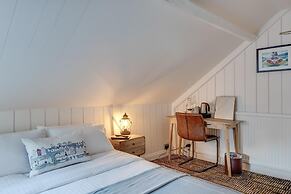 The Palace Hill Hotel