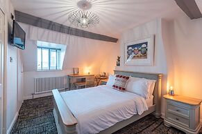 The Palace Hill Hotel