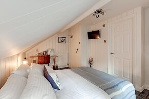 The Palace Hill Hotel