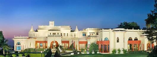 Noor-Us-Sabah Palace