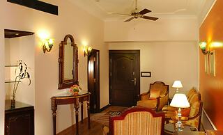 Noor-Us-Sabah Palace