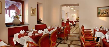 Noor-Us-Sabah Palace