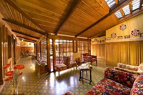 WelcomHeritage Fernhills Royal Palace