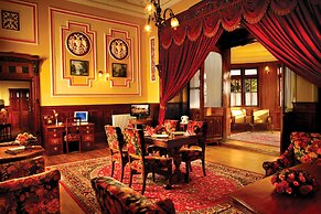 WelcomHeritage Fernhills Royal Palace