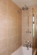 Woodlands Country House