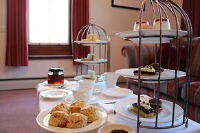 Woodlands Country House