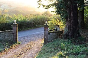 Woodlands Country House