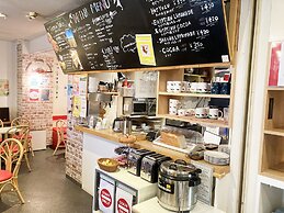 Sakura Hotel Jimbocho - Hostel