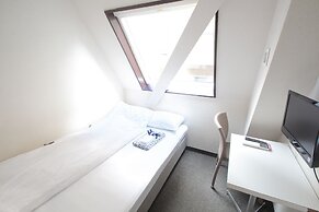 Sakura Hotel Jimbocho - Hostel