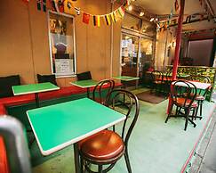 Sakura Hotel Jimbocho - Hostel