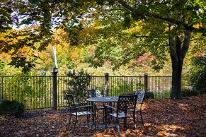 Riverhouse by Weekender (Formerly Jack Daniels Inn)