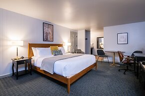 Riverhouse by Weekender (Formerly Jack Daniels Inn)