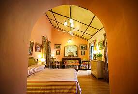 WelcomHeritage Connaught House