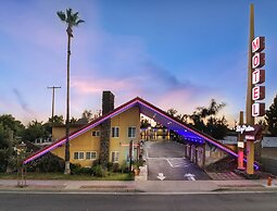 Sky Palm Motel