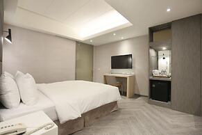 Dandy Hotel Daan Park Branch