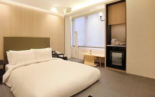 Dandy Hotel Daan Park Branch