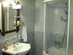 Nature Park Cave Hotel