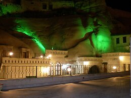 Nature Park Cave Hotel