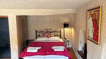 Nature Park Cave Hotel