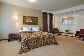 In Hotel Belgrade
