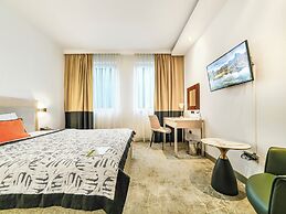 In Hotel Belgrade
