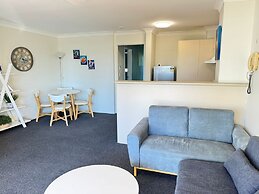 Chevron Palms Holiday Apartments by Gold Coast Premium