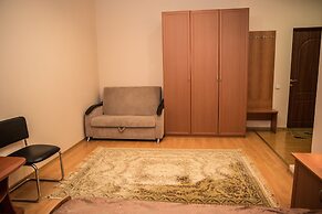 VIP House Hotel