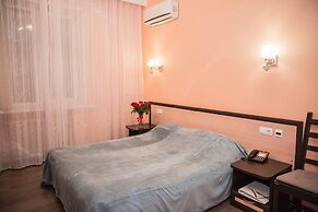 VIP House Hotel