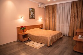 VIP House Hotel