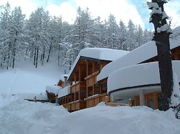 Boscone Suite Hotel