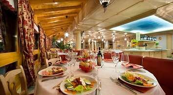 Boscone Suite Hotel