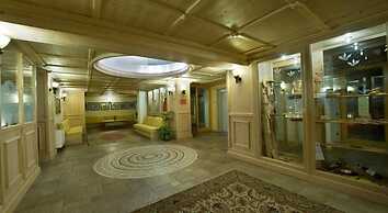 Boscone Suite Hotel