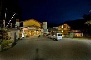 Boscone Suite Hotel