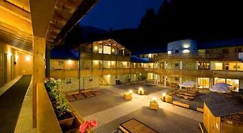 Boscone Suite Hotel