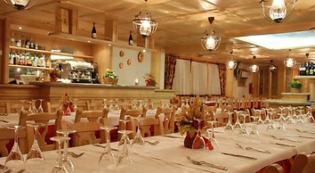 Boscone Suite Hotel