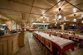 Boscone Suite Hotel