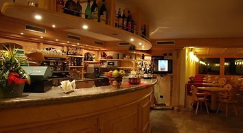 Boscone Suite Hotel