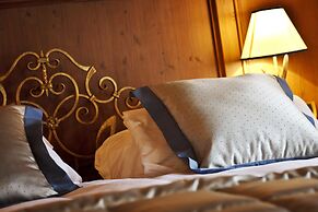 Ambra Cortina Luxury & Fashion Boutique Hotel