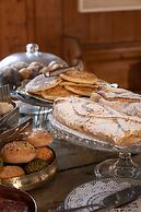 Ambra Cortina Luxury & Fashion Boutique Hotel