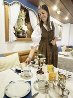 Ambra Cortina Luxury & Fashion Boutique Hotel