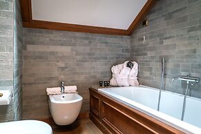 Ambra Cortina Luxury & Fashion Boutique Hotel