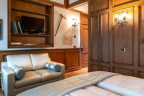 Ambra Cortina Luxury & Fashion Boutique Hotel