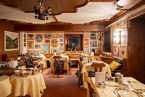 Ambra Cortina Luxury & Fashion Boutique Hotel