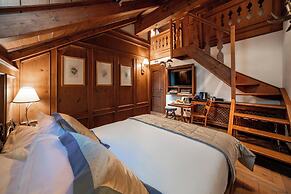 Ambra Cortina Luxury & Fashion Boutique Hotel