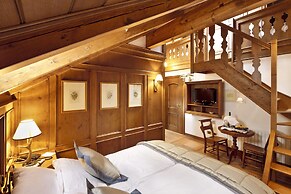 Ambra Cortina Luxury & Fashion Boutique Hotel