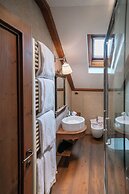 Ambra Cortina Luxury & Fashion Boutique Hotel