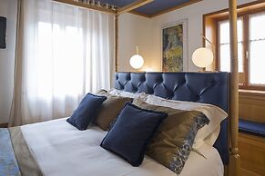 Ambra Cortina Luxury & Fashion Boutique Hotel