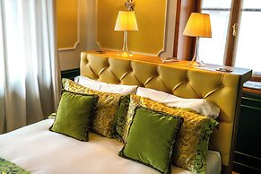 Ambra Cortina Luxury & Fashion Boutique Hotel