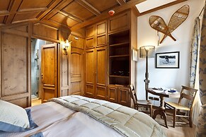 Ambra Cortina Luxury & Fashion Boutique Hotel